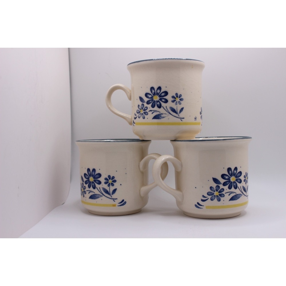 4 vtgBilton mugs & saucers blue flowers on white w/small yellow stripe near base